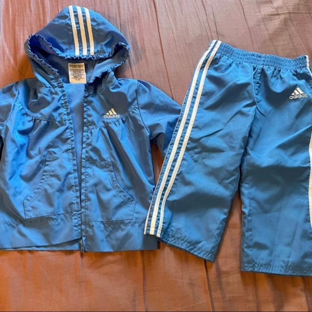 Adidas kid girl 18 months hoodies and pant outfit set